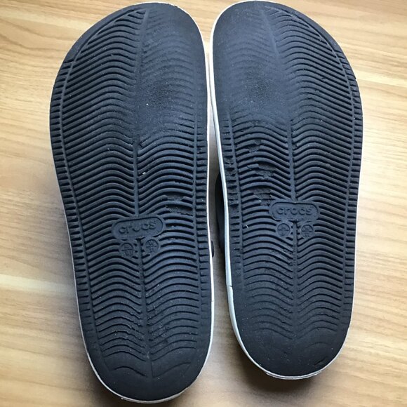 Crocs Unisex Baya Clog Size M9/W11  Black - Picture 8 of 8